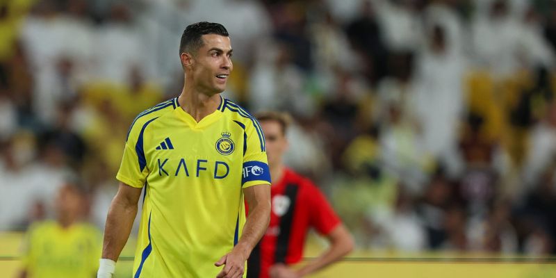 Ronaldo đã có một trận đấu đầy khó khăn trước Al Riyadh